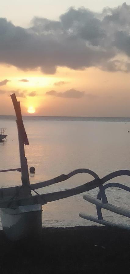 Teman Teman Bungalows 1 Amed Kültér fotó